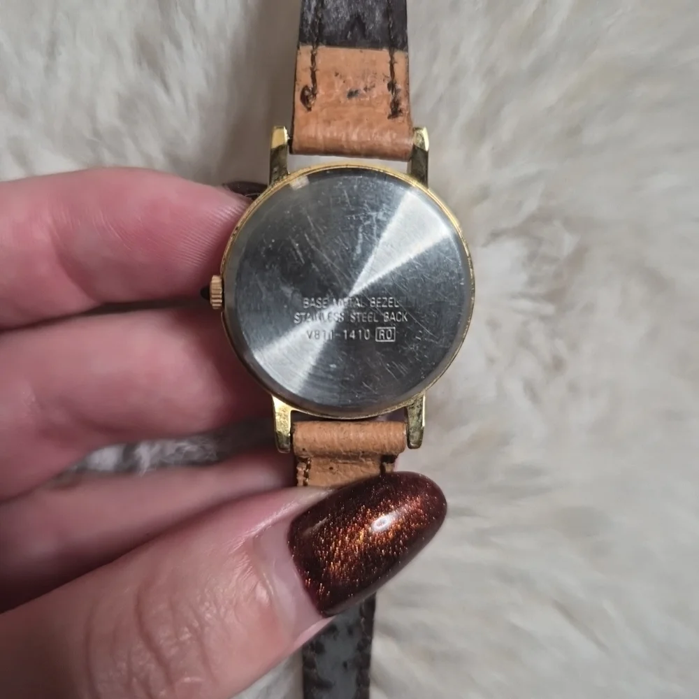 Disney Watch Mickey Mouse Gold Tone The Walt Disney Company Wristwatch Analog ✨️ - Picture 5 of 10